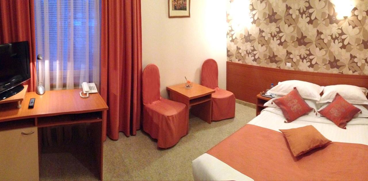Economy Room In Hotel Eney Lvov Exteriér fotografie