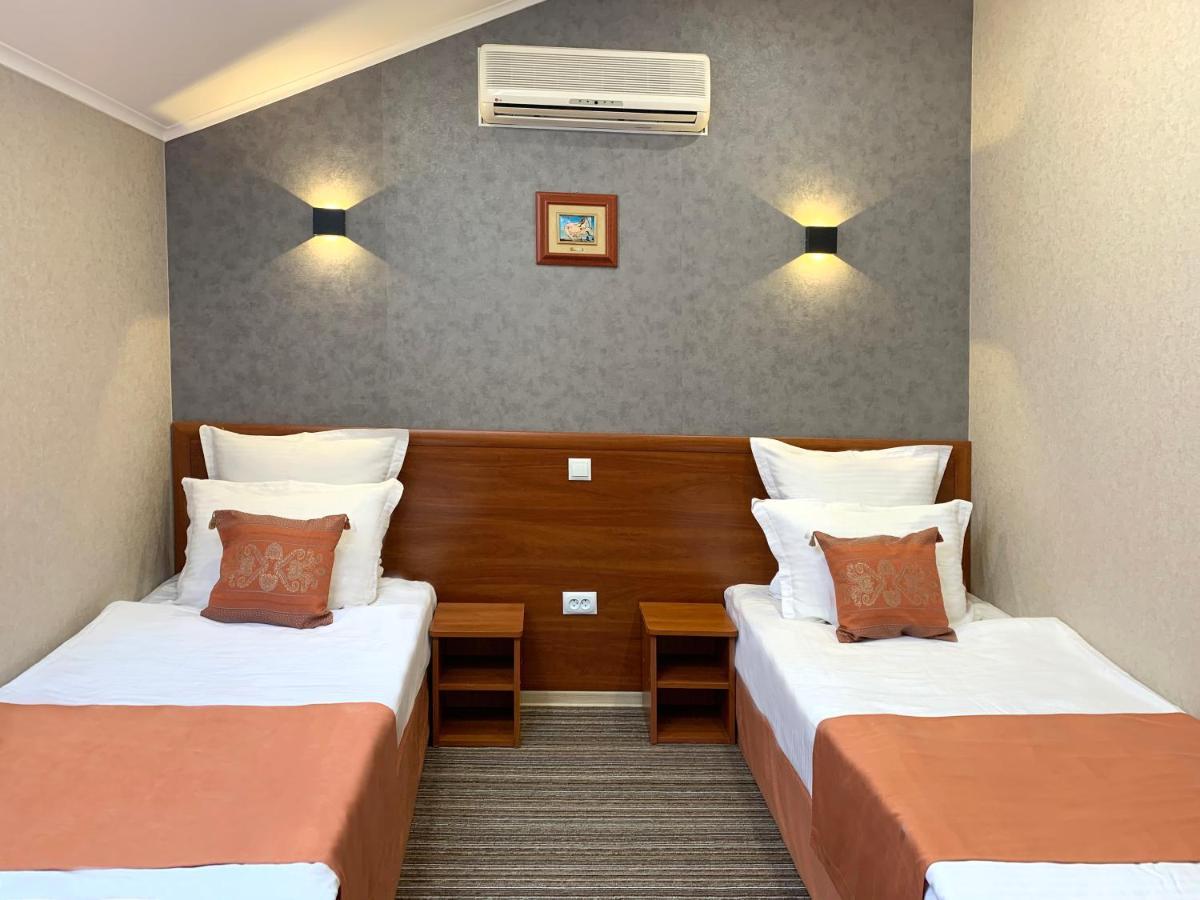 Economy Room In Hotel Eney Lvov Exteriér fotografie
