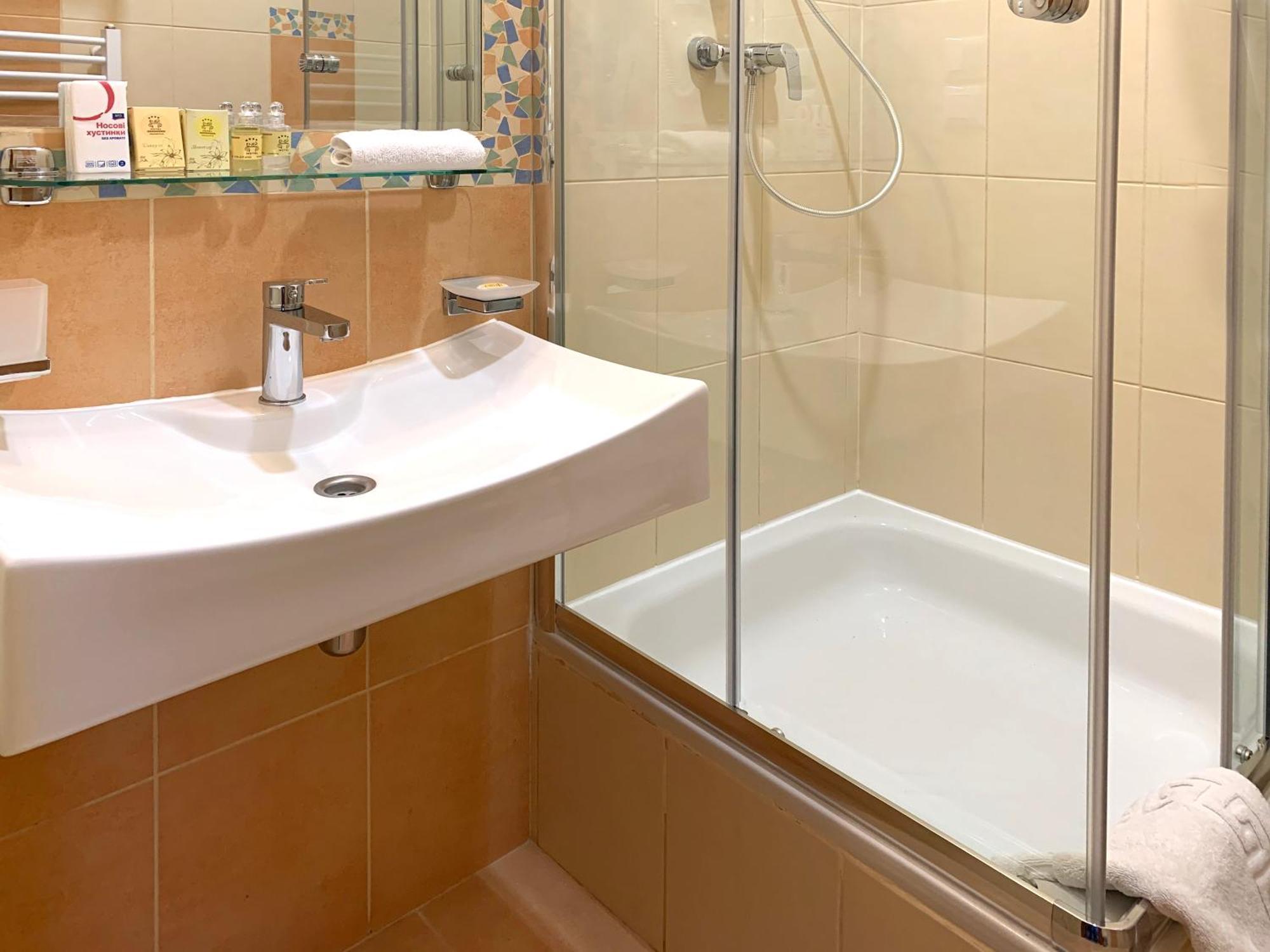 Economy Room In Hotel Eney Lvov Pokoj fotografie