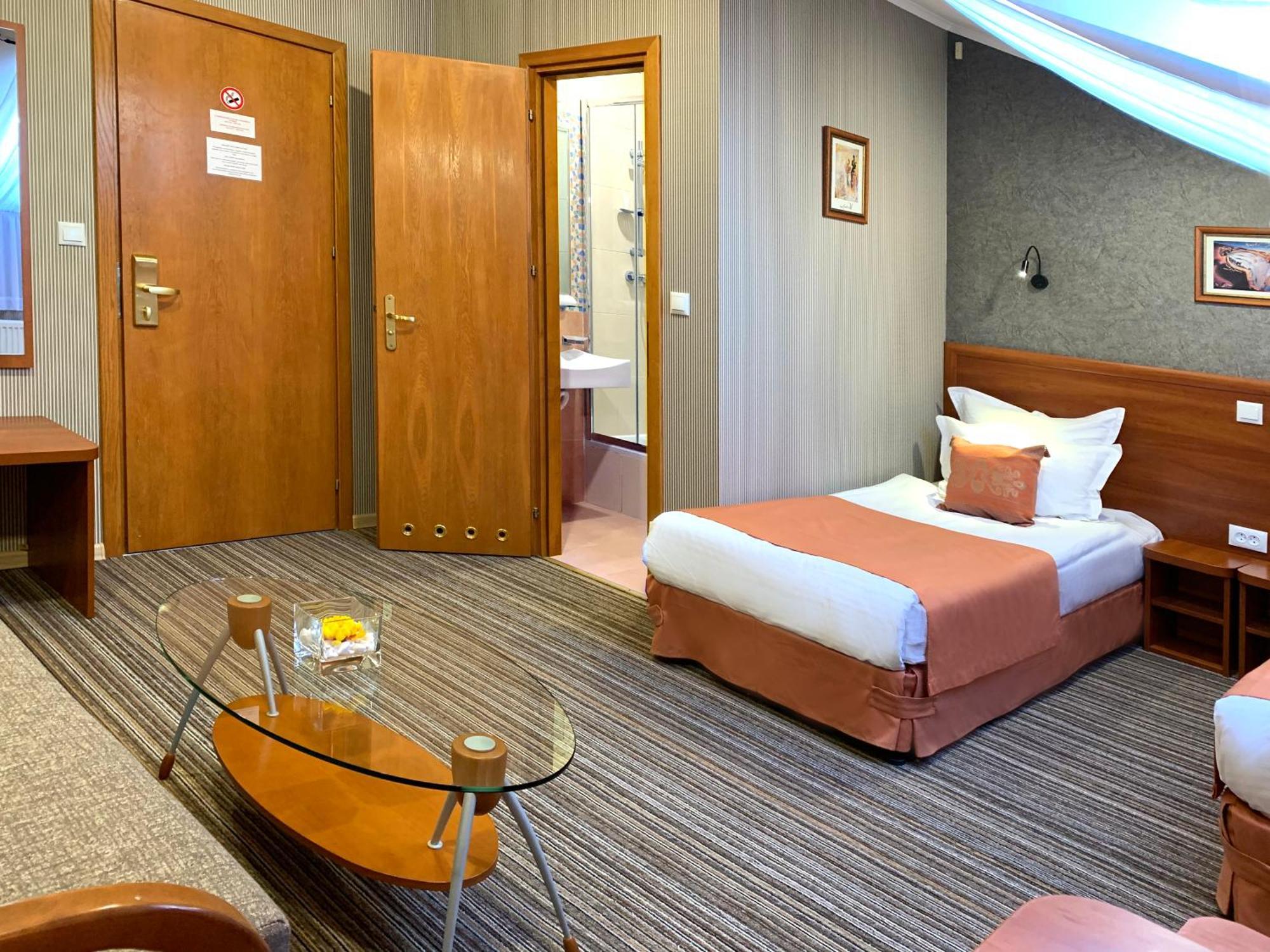 Economy Room In Hotel Eney Lvov Pokoj fotografie