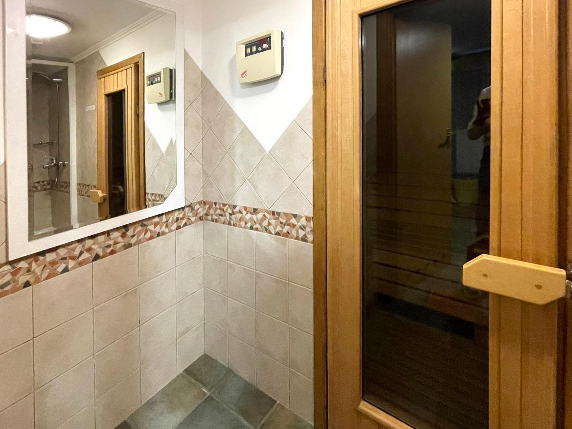 Economy Room In Hotel Eney Lvov Pokoj fotografie