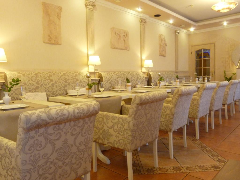 Economy Room In Hotel Eney Lvov Exteriér fotografie